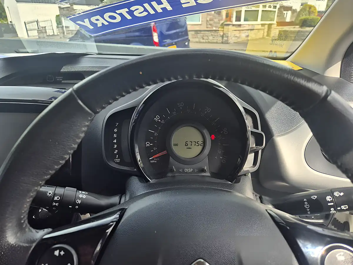 Used 2015 Citroen C1 Flair White - Interior and Exterior details 14