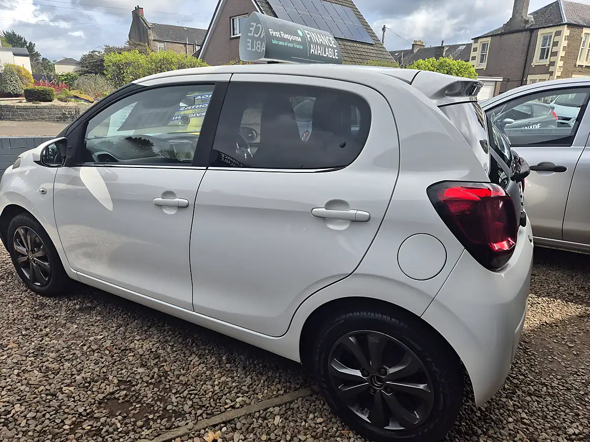 Used 2015 Citroen C1 Flair White - Interior and Exterior details 5