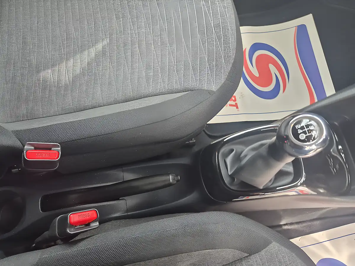 Used 2015 Citroen C1 Flair White - Interior and Exterior details 9
