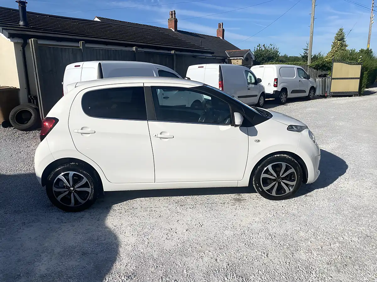 Used 2015 Citroen C1 Flair White - Interior and Exterior details 13