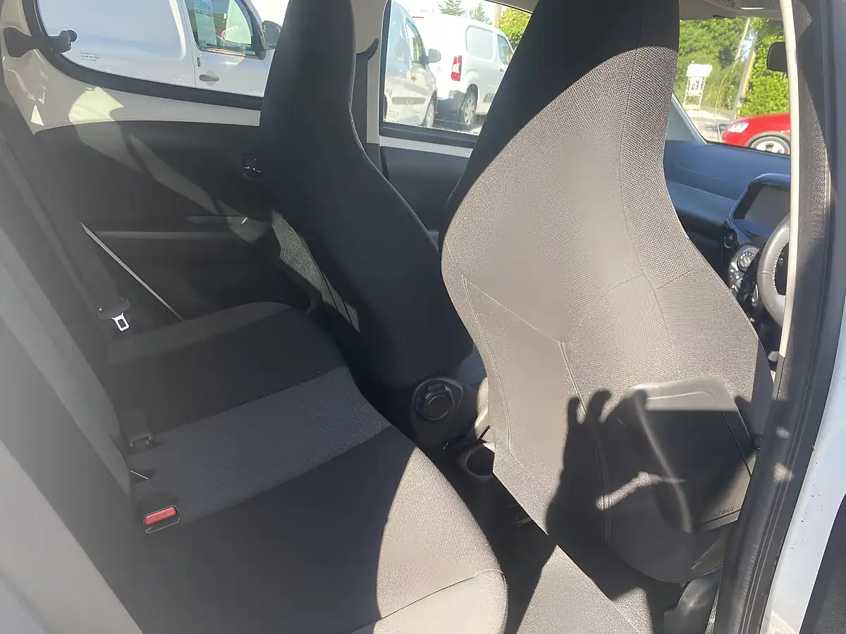 Used 2015 Citroen C1 Flair White - Interior and Exterior details 18