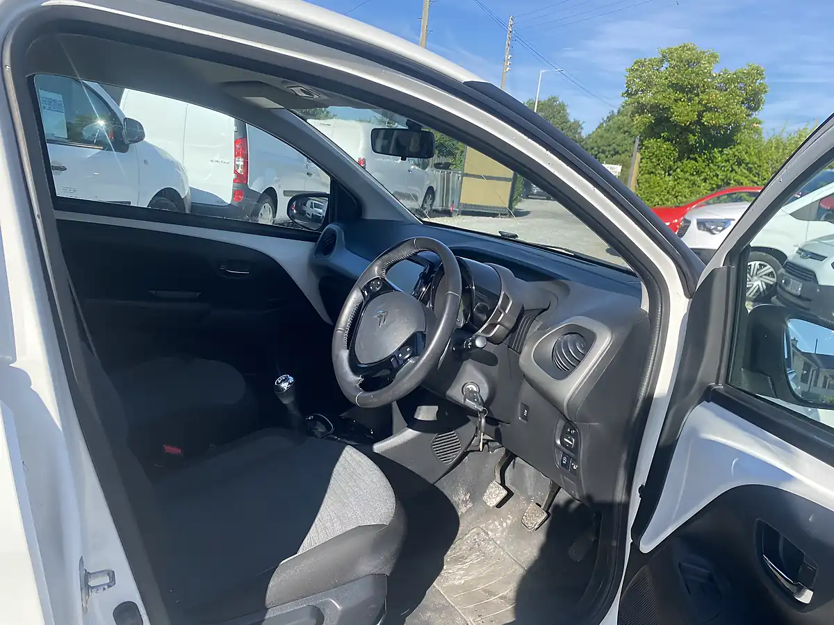 Used 2015 Citroen C1 Flair White - Interior and Exterior details 19