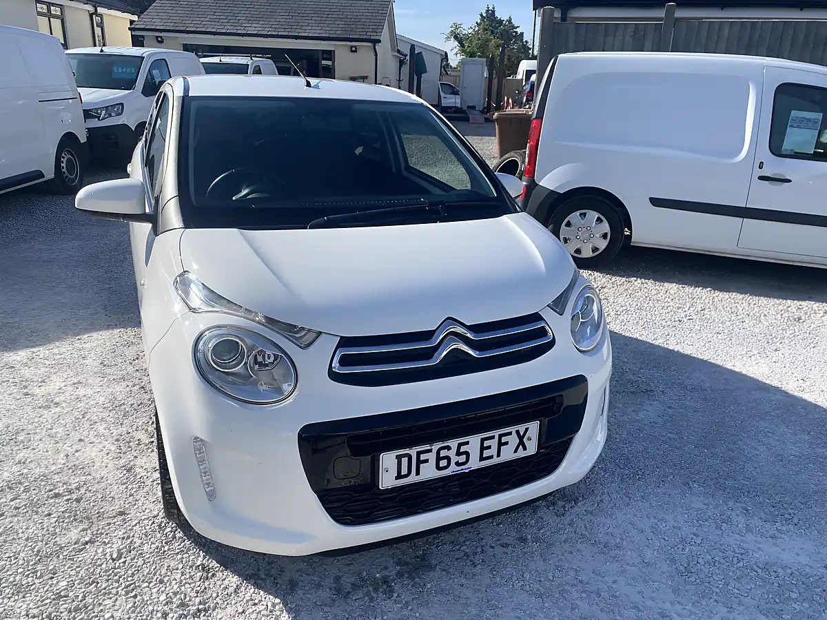 Used 2015 Citroen C1 Flair White - Interior and Exterior details 4