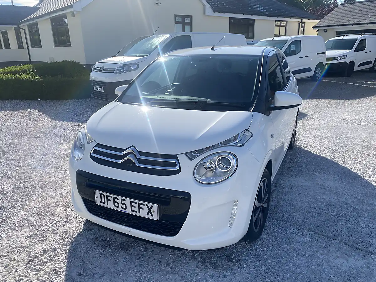 Used 2015 Citroen C1 Flair White - Interior and Exterior details 7