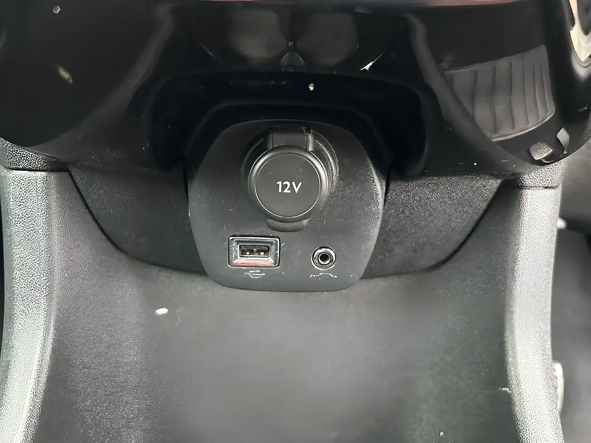 Used 2015 Citroen C1 Flair White - Interior and Exterior details 16