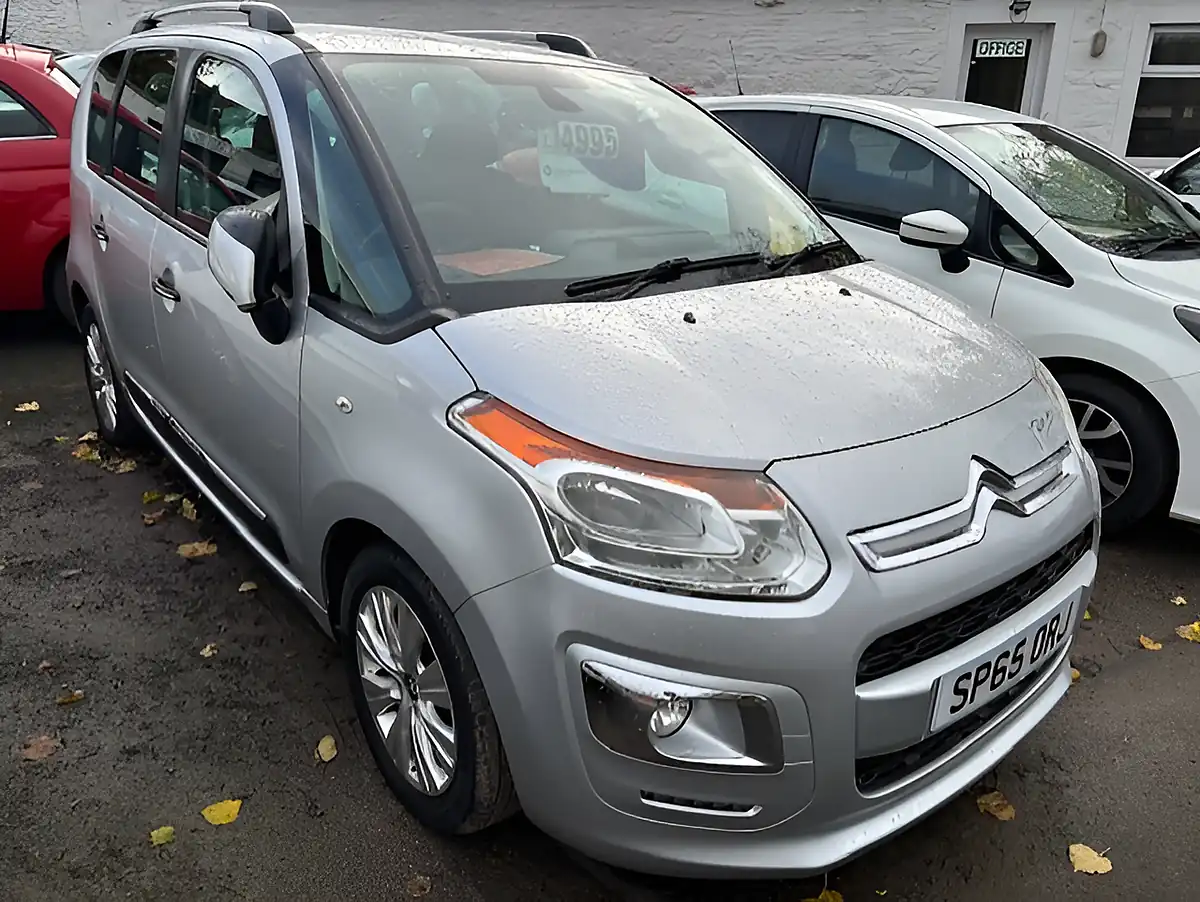 Used 2015 Citroen C3 Picasso Exclusive Silver - Interior and Exterior details 2