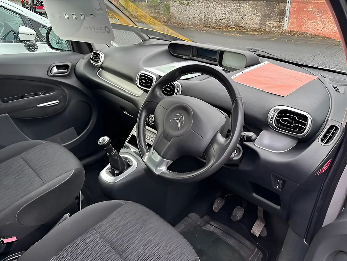Used 2015 Citroen C3 Picasso Exclusive Silver - Interior and Exterior details 7