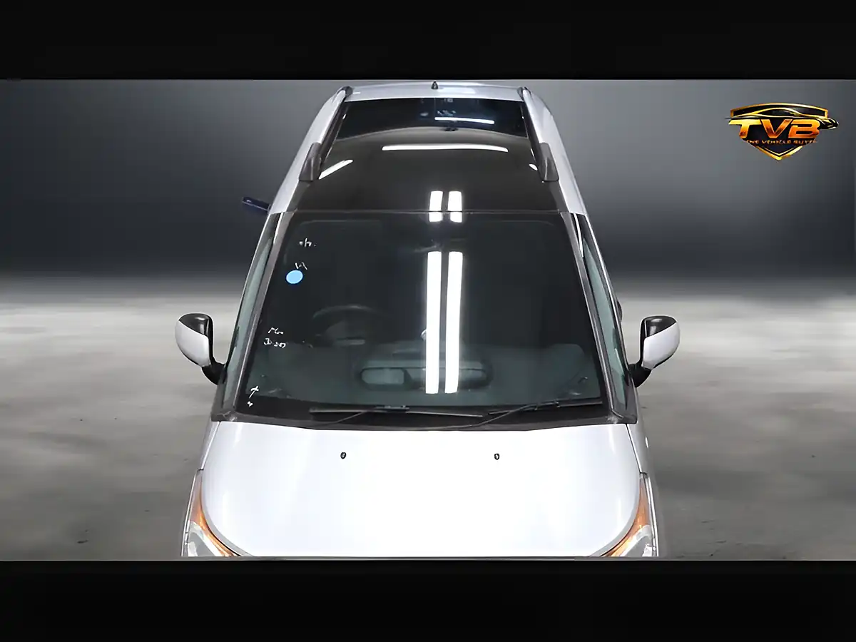 Used 2015 Citroen C3 Picasso Selection Silver - Interior and Exterior details 12