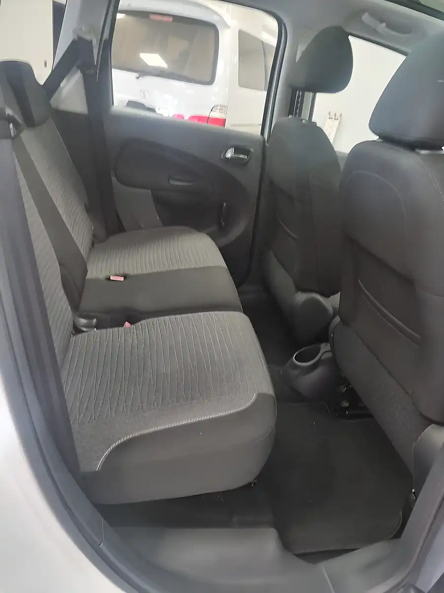 Used 2015 Citroen C3 Picasso Selection White - Interior and Exterior details 12