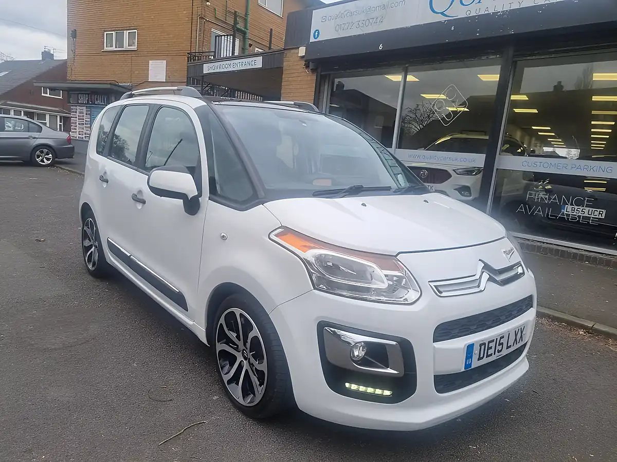 Used 2015 Citroen C3 Picasso Selection White - Interior and Exterior details 2