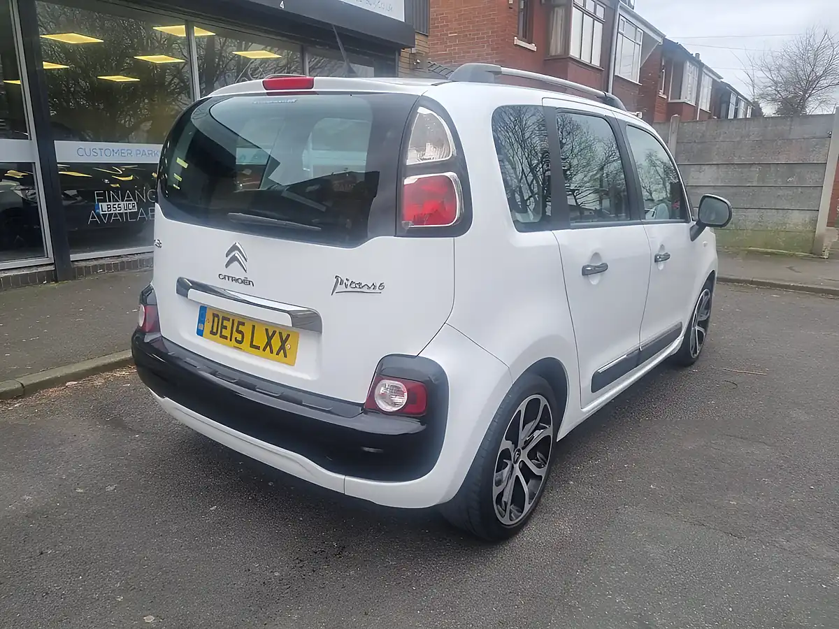 Used 2015 Citroen C3 Picasso Selection White - Interior and Exterior details 4