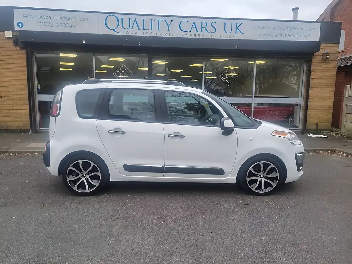 Used 2015 Citroen C3 Picasso Selection White - Interior and Exterior details 6