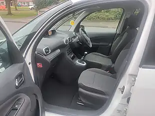 Used 2015 Citroen C3 Picasso Selection White - Interior and Exterior details 7