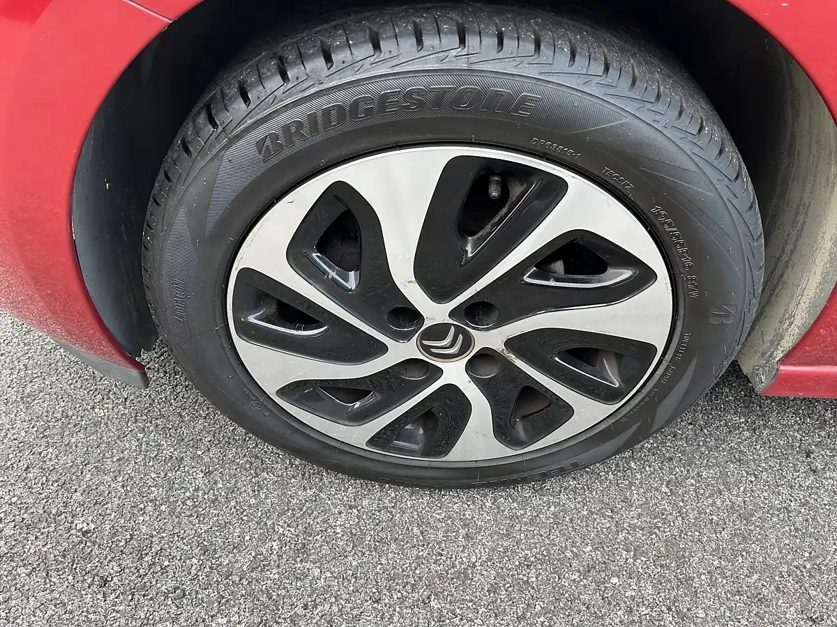 Used 2015 Citroen C3 Red - Interior and Exterior details 17