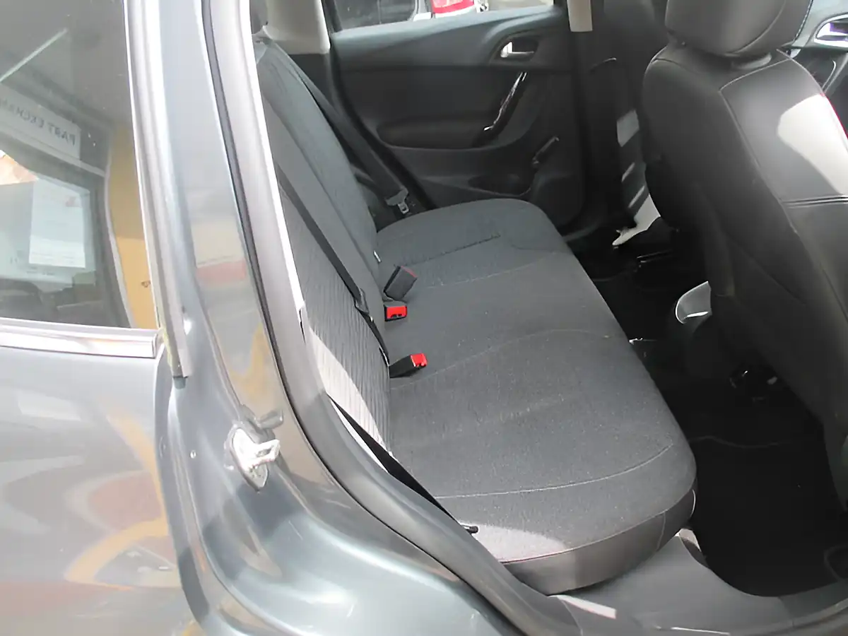 Used 2015 Citroen C3 Selection Grey - Interior and Exterior details 8