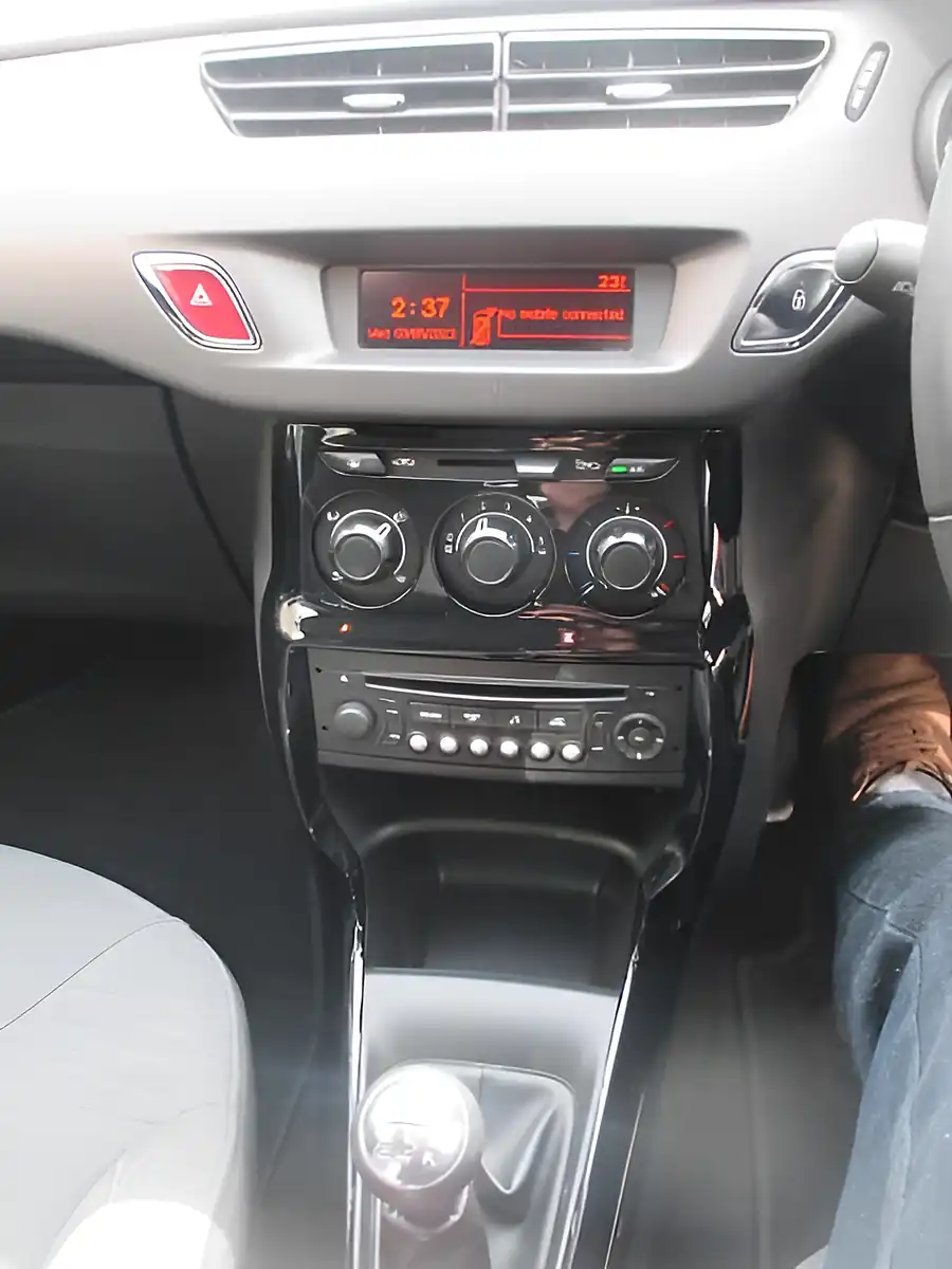 Used 2015 Citroen C3 Selection Grey - Interior and Exterior details 9