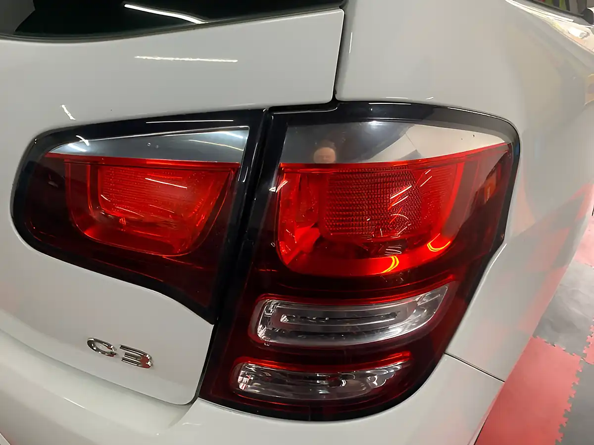 Used 2015 Citroen C3 Vtr+ White - Interior and Exterior details 9