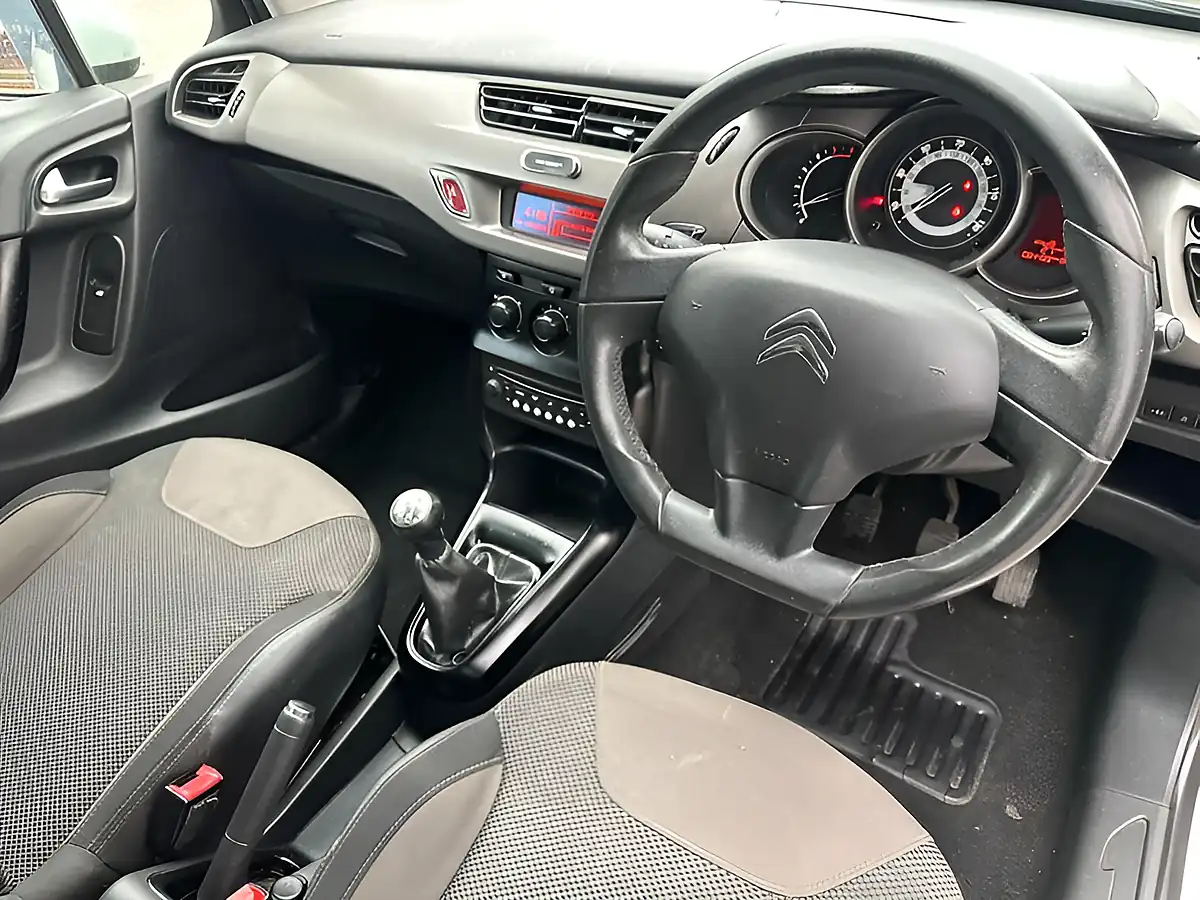 Used 2015 Citroen C3 Vtr+ White - Interior and Exterior details 10