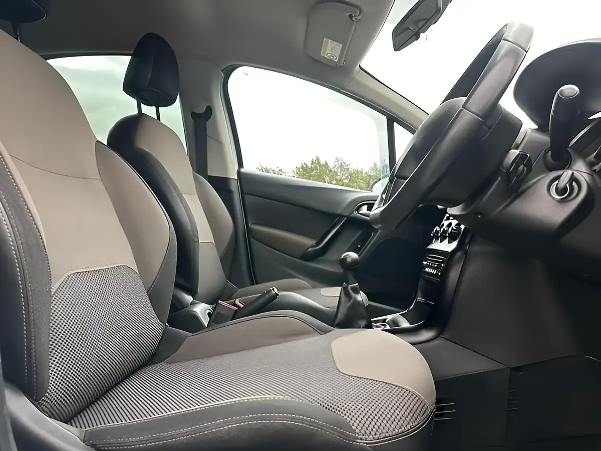 Used 2015 Citroen C3 Vtr+ White - Interior and Exterior details 11
