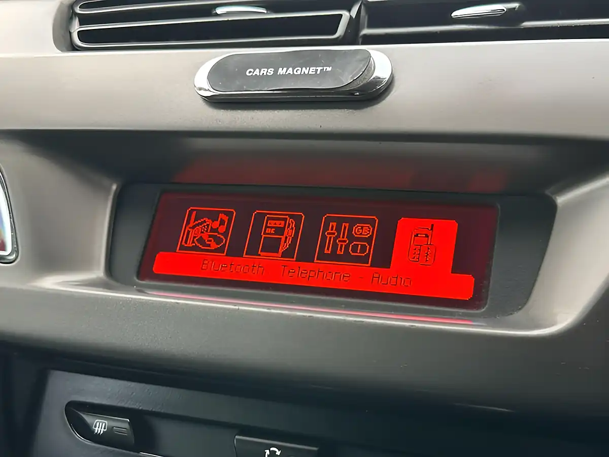 Used 2015 Citroen C3 Vtr+ White - Interior and Exterior details 12