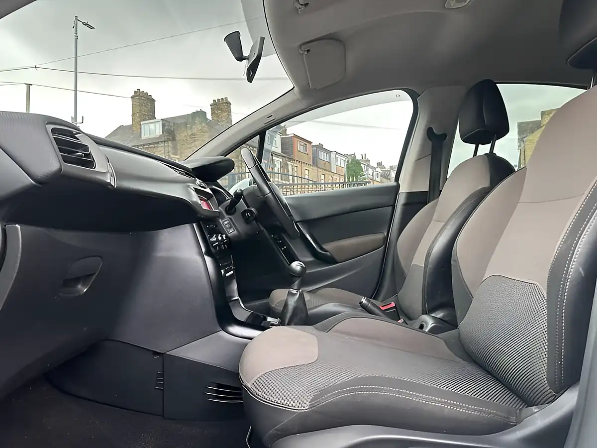 Used 2015 Citroen C3 Vtr+ White - Interior and Exterior details 18