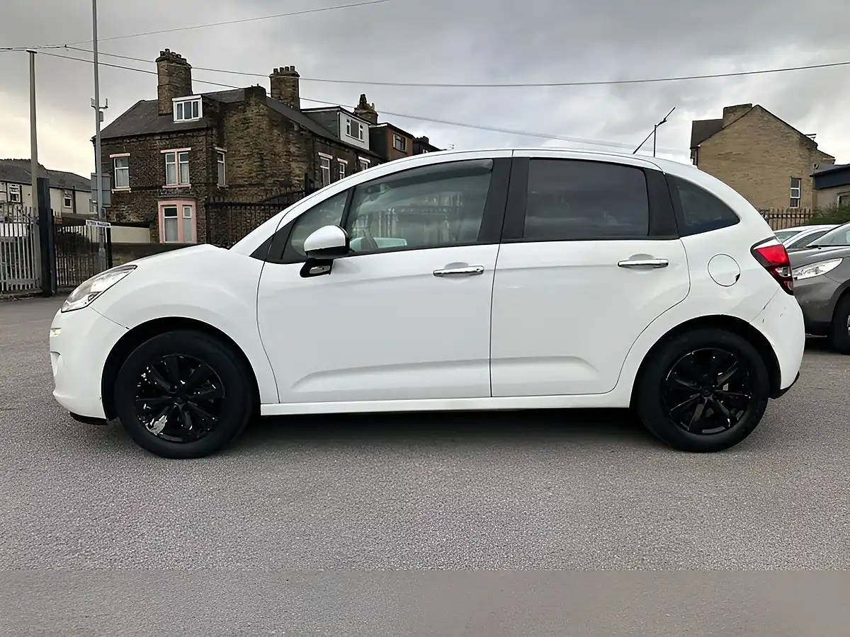 Used 2015 Citroen C3 Vtr+ White - Interior and Exterior details 5