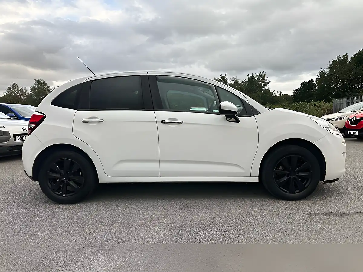 Used 2015 Citroen C3 Vtr+ White - Interior and Exterior details 6
