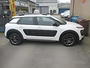 Used 2015 Citroen C4 Cactus Feel Blue White - Interior and Exterior details 4