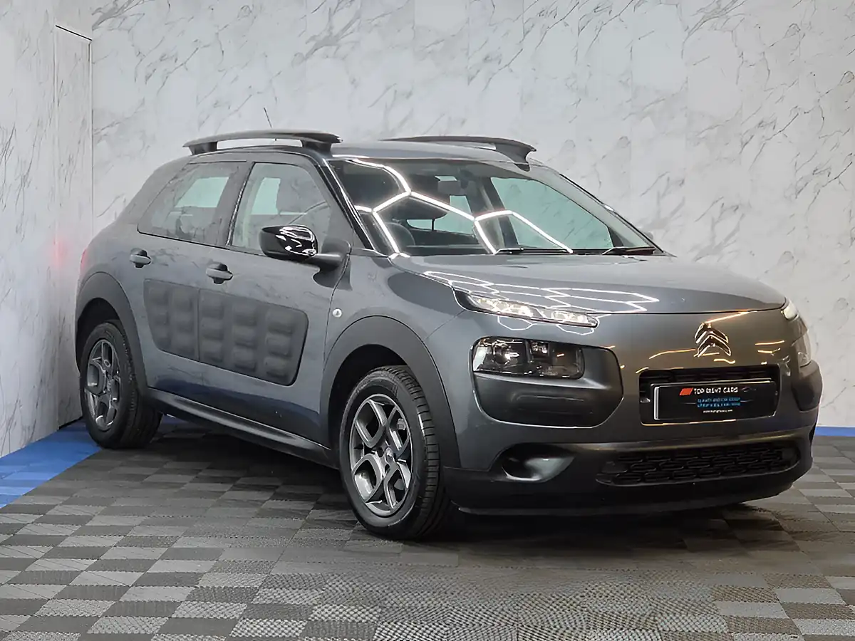 Used 2015 Citroen C4 Cactus Feel Grey - Front View