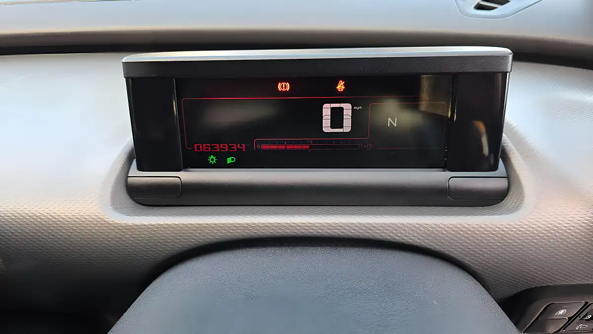 Used 2015 Citroen C4 Cactus Feel - Interior and Exterior details 14