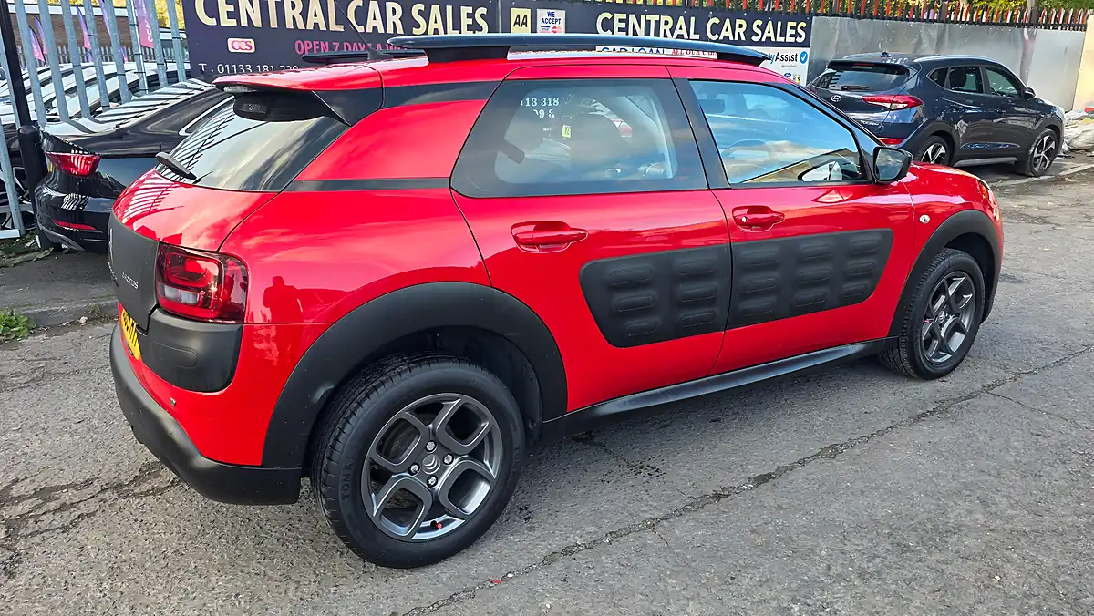 Used 2015 Citroen C4 Cactus Feel - Interior and Exterior details 8
