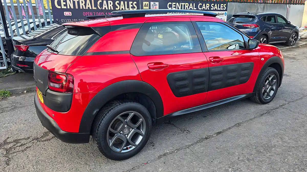 Used 2015 Citroen C4 Cactus Feel - Interior and Exterior details 9