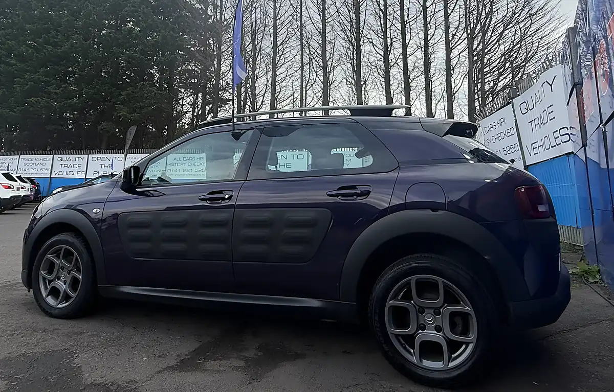 Used 2015 Citroen C4 Cactus Feel Mauve/Purple - Interior and Exterior details 13