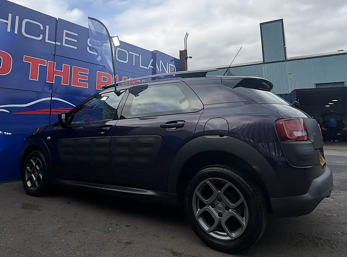 Used 2015 Citroen C4 Cactus Feel Mauve/Purple - Interior and Exterior details 14