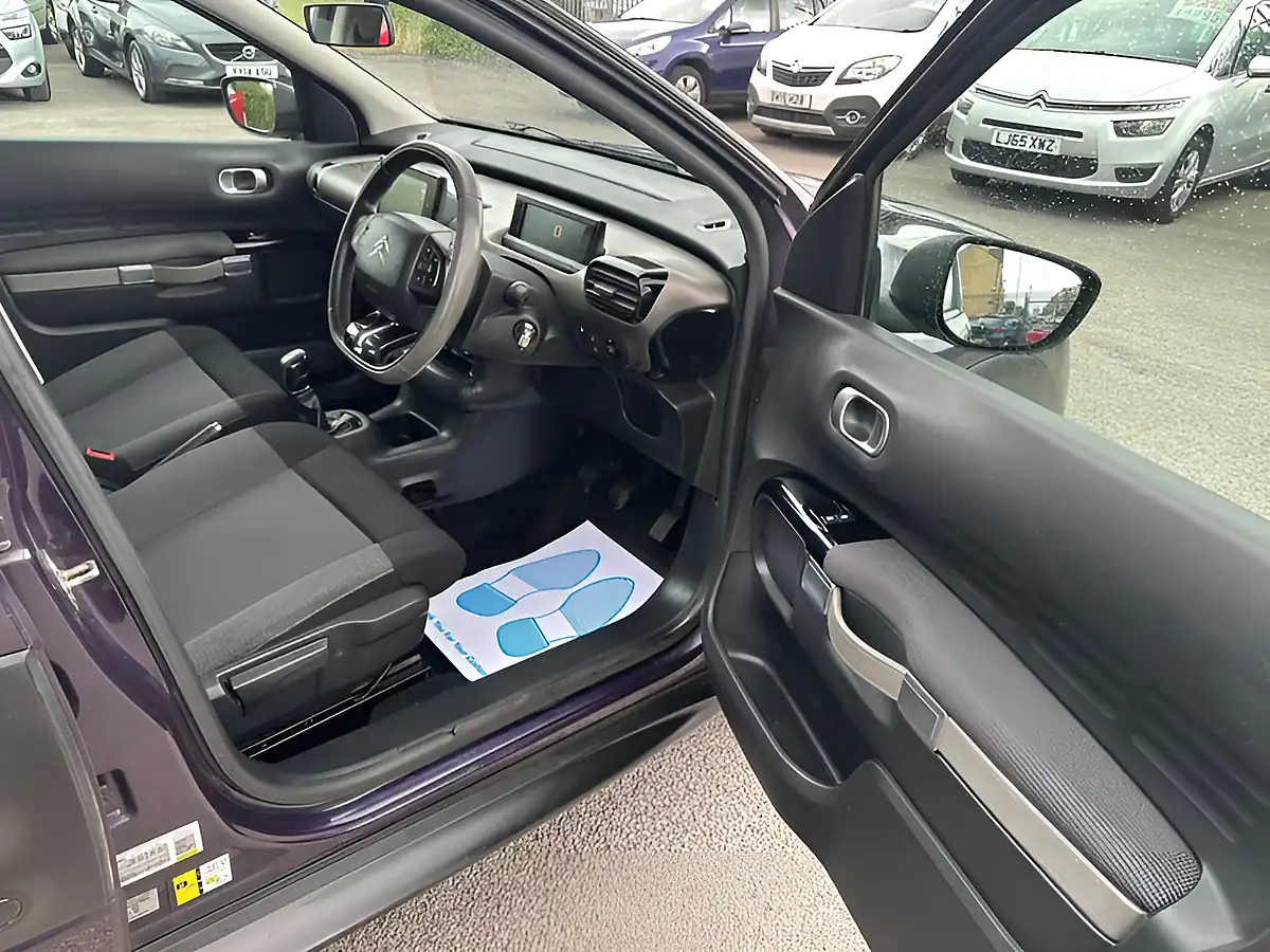 Used 2015 Citroen C4 Cactus Feel Purple - Interior and Exterior details 12