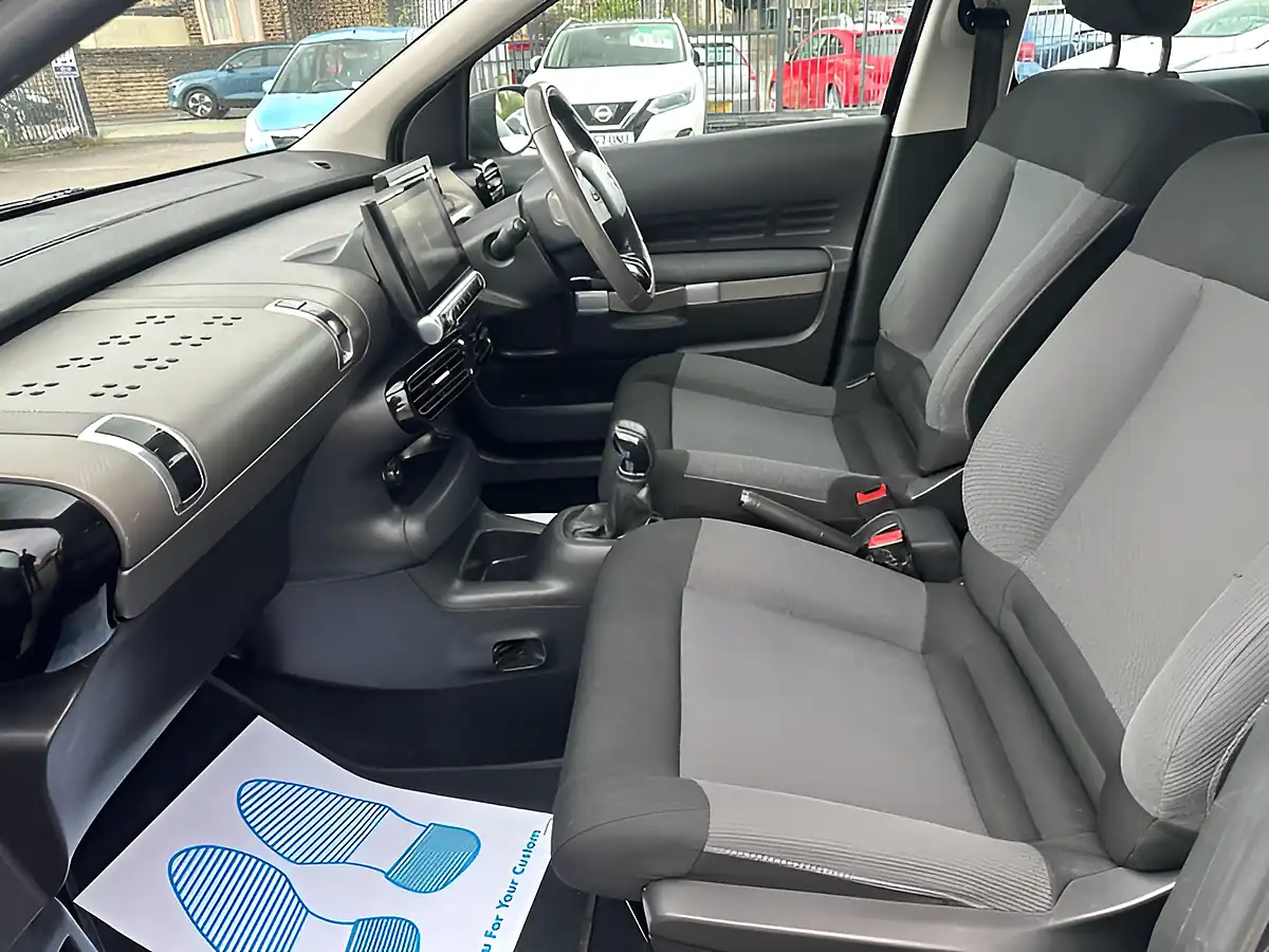 Used 2015 Citroen C4 Cactus Feel Purple - Interior and Exterior details 19
