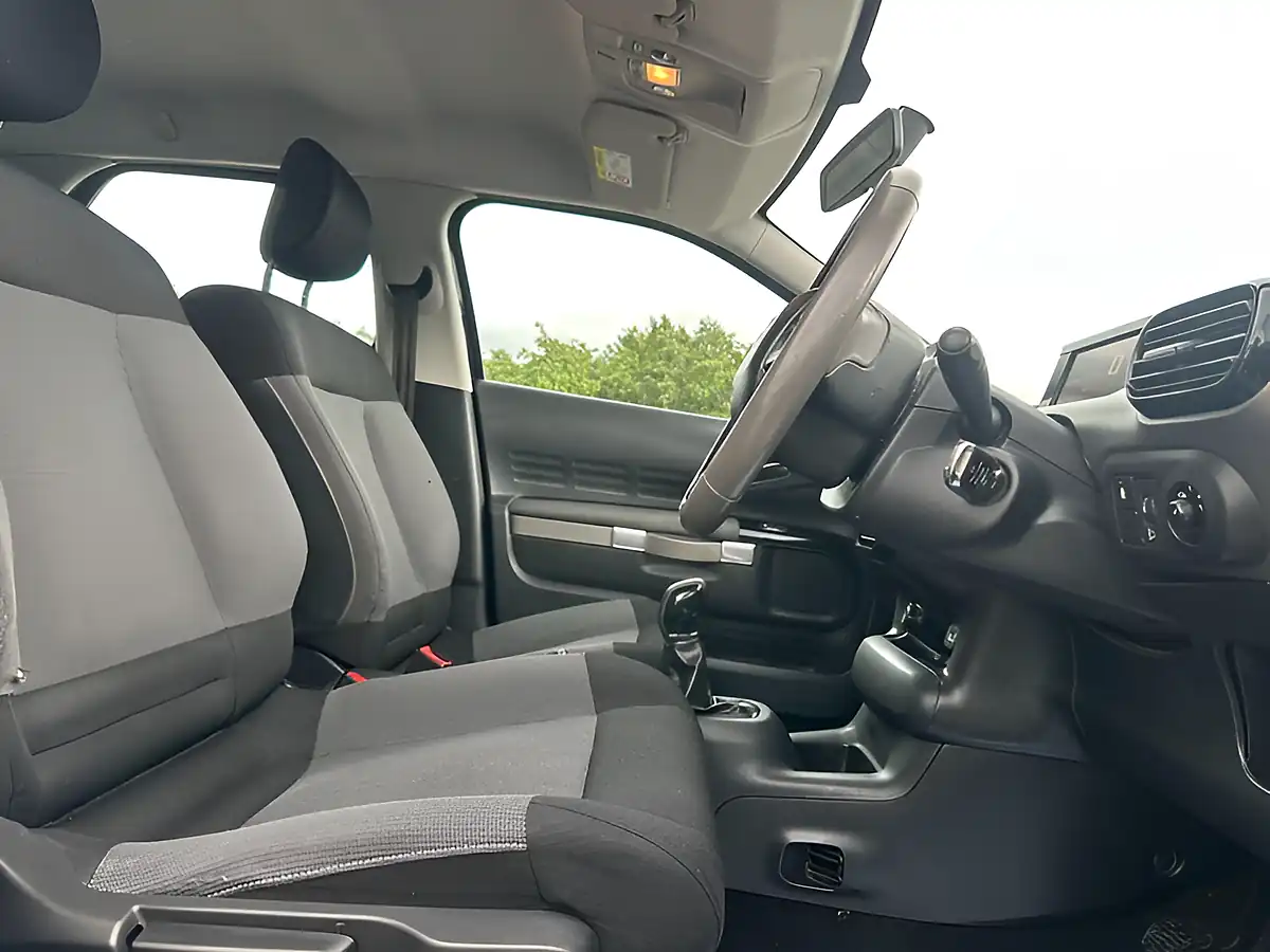 Used 2015 Citroen C4 Cactus Feel Purple - Interior and Exterior details 5
