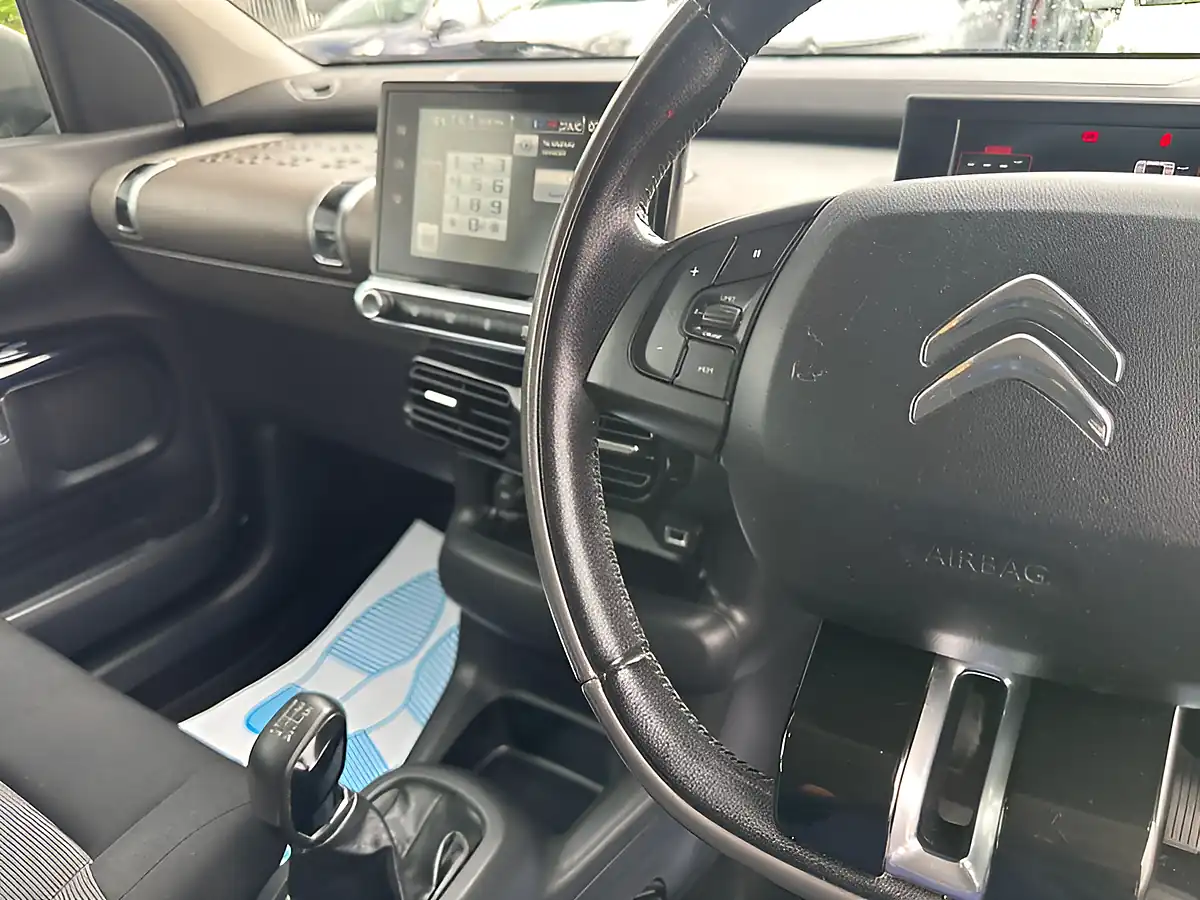 Used 2015 Citroen C4 Cactus Feel Purple - Interior and Exterior details 6