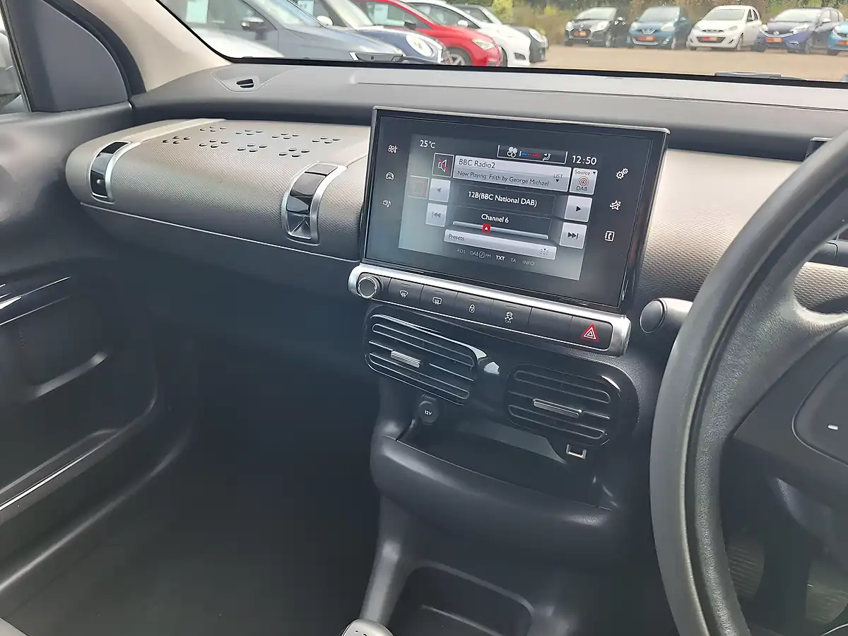 Used 2015 Citroen C4 Cactus Feel Purple - Interior and Exterior details 10