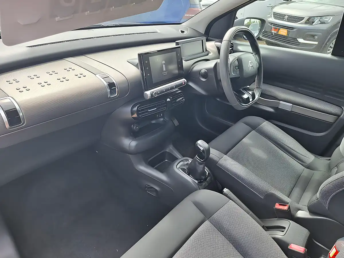 Used 2015 Citroen C4 Cactus Feel Purple - Interior and Exterior details 3