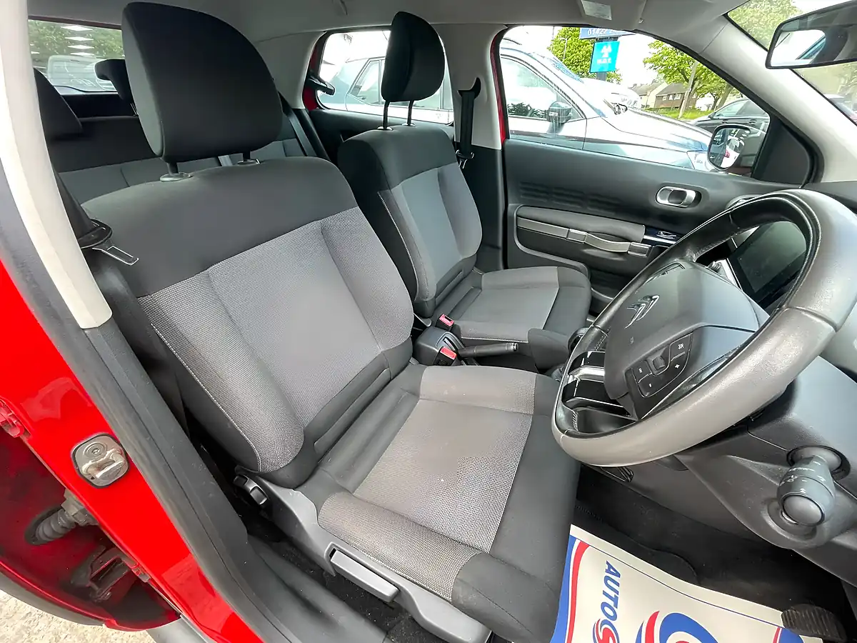 Used 2015 Citroen C4 Cactus Feel Red - Interior and Exterior details 17