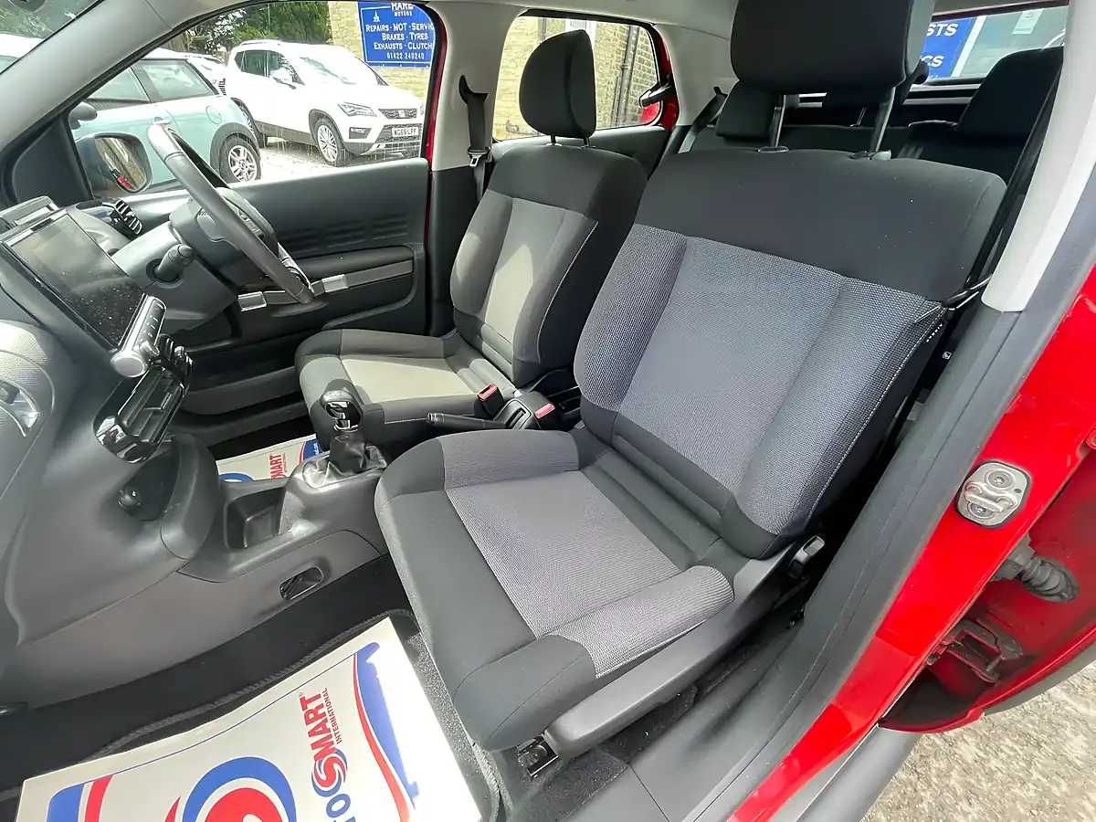 Used 2015 Citroen C4 Cactus Feel Red - Interior and Exterior details 18