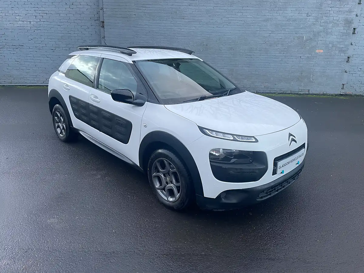 Used 2015 Citroen C4 Cactus Feel White - Front View