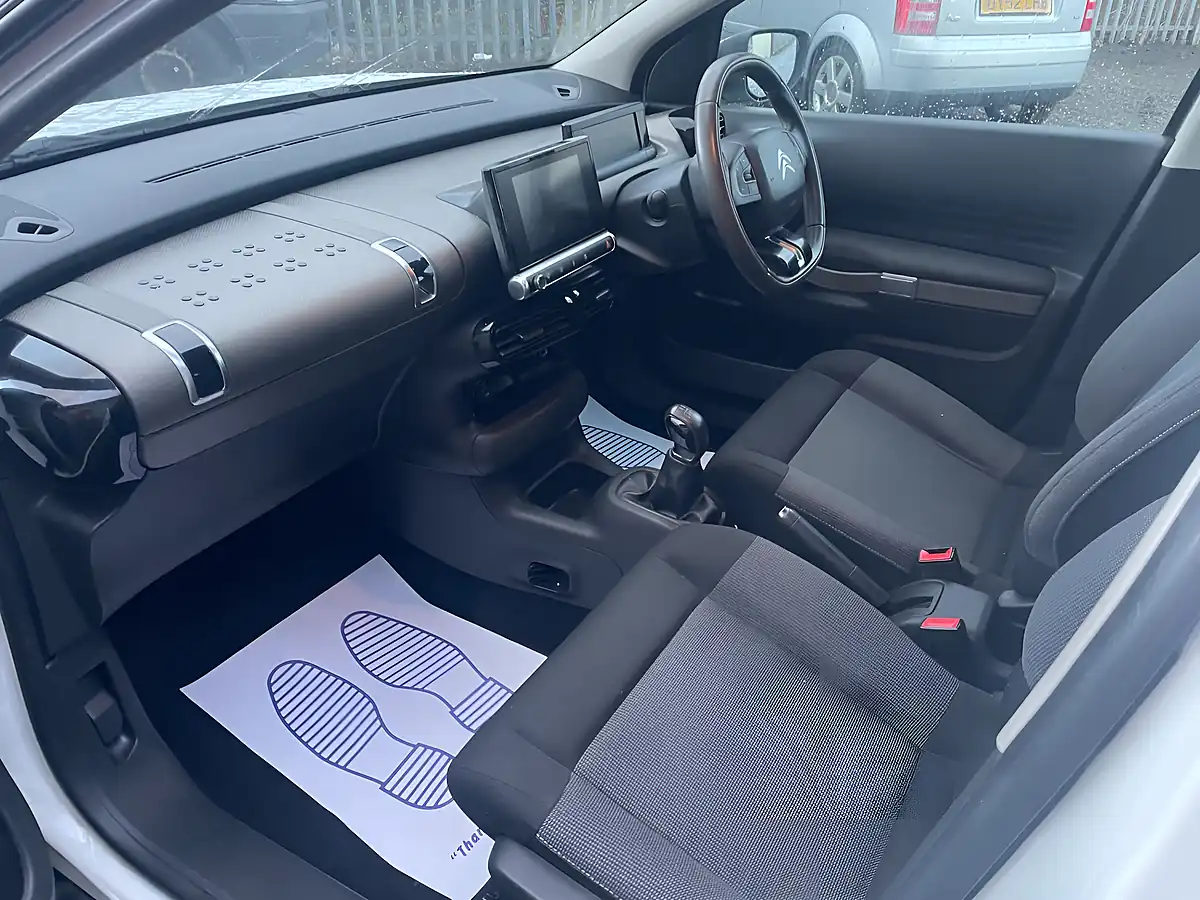 Used 2015 Citroen C4 Cactus Feel White - Interior and Exterior details 14