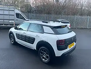 Used 2015 Citroen C4 Cactus Feel White - Interior and Exterior details 9