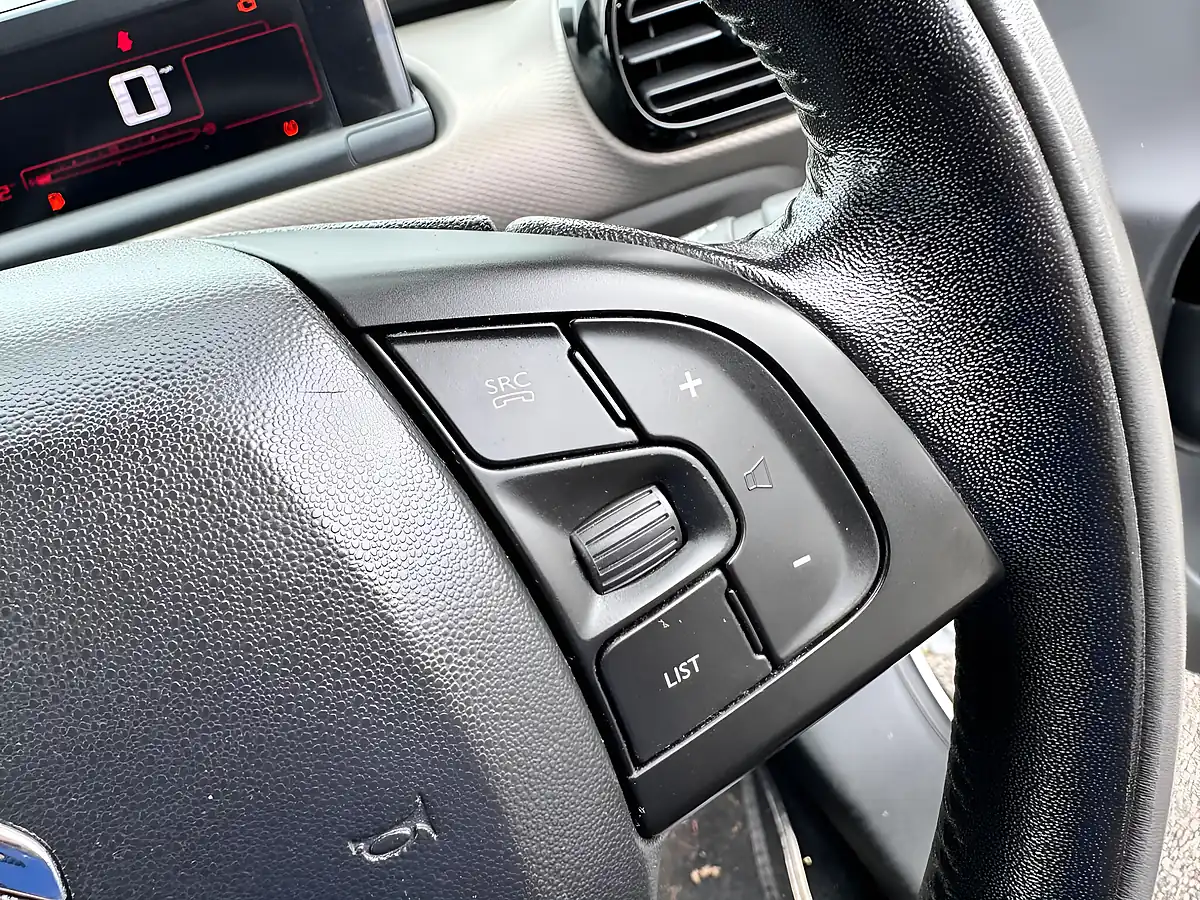 Used 2015 Citroen C4 Cactus Feel White - Interior and Exterior details 10