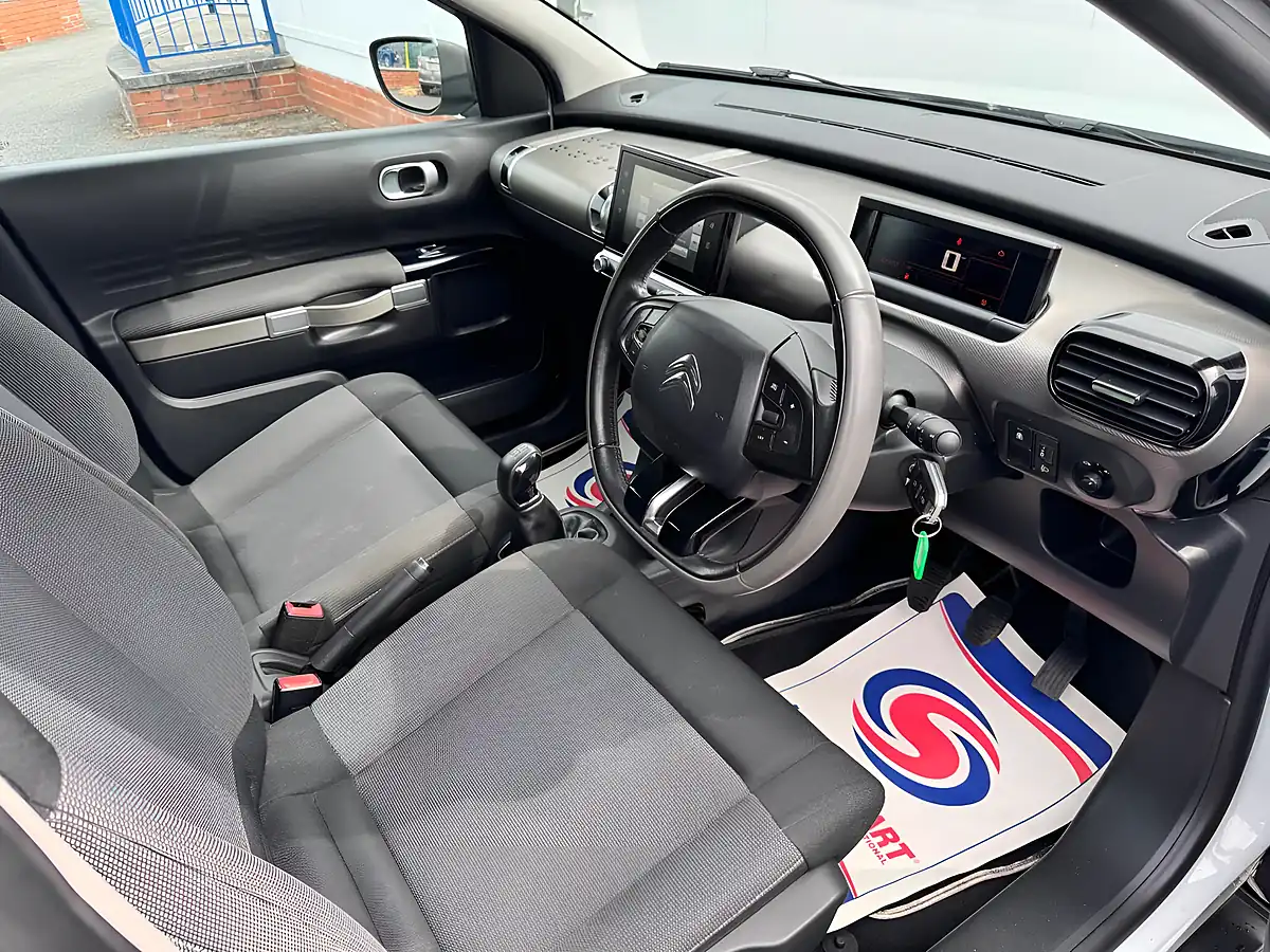 Used 2015 Citroen C4 Cactus Feel White - Interior and Exterior details 11