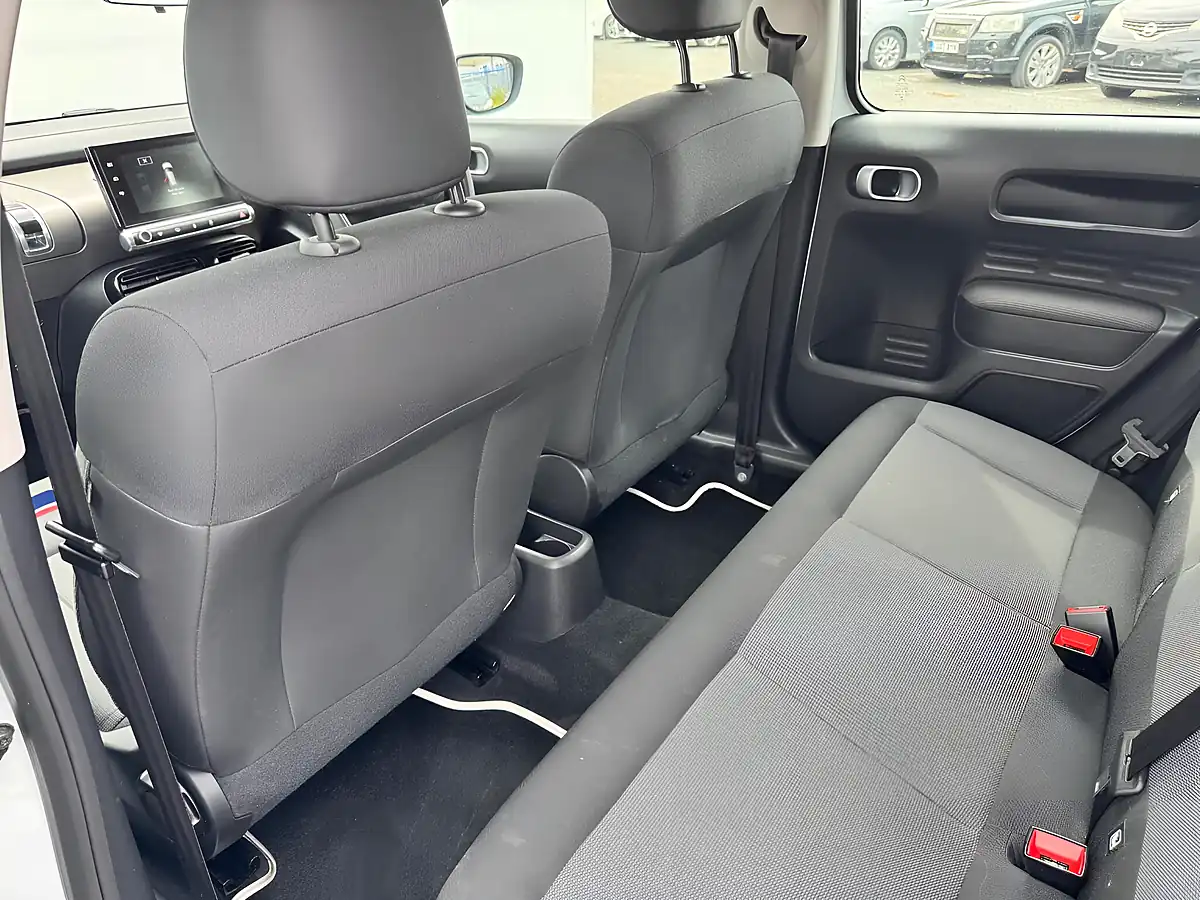 Used 2015 Citroen C4 Cactus Feel White - Interior and Exterior details 14