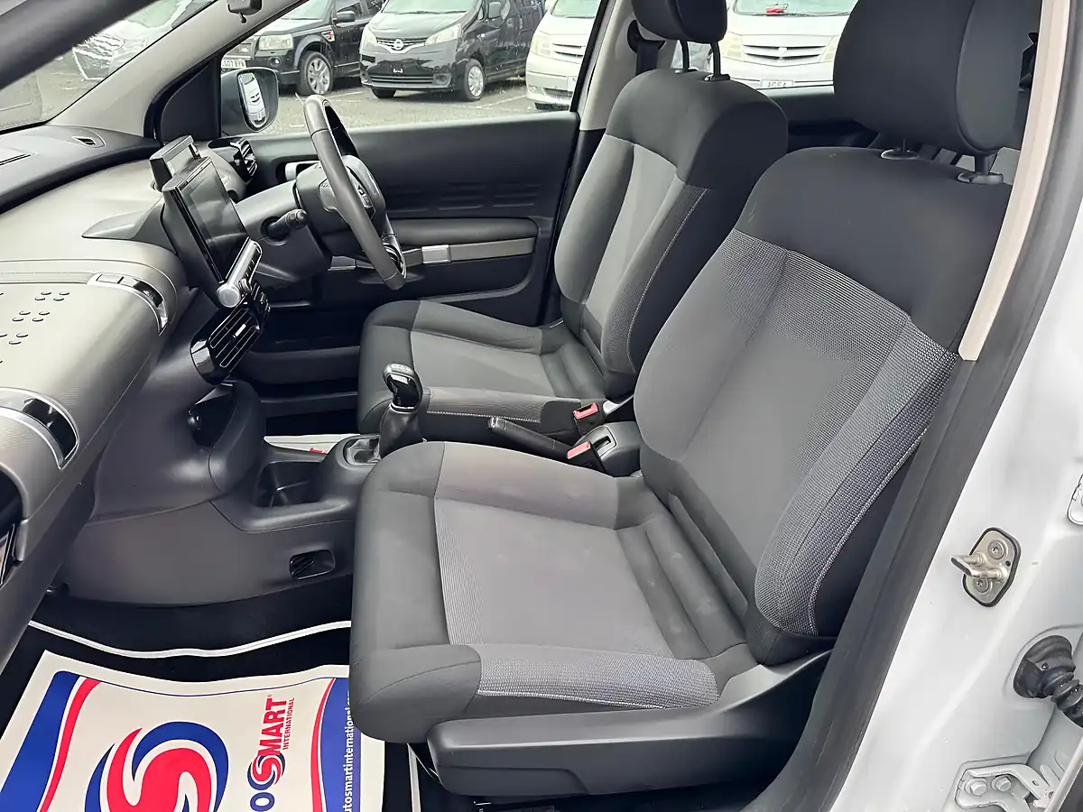 Used 2015 Citroen C4 Cactus Feel White - Interior and Exterior details 5
