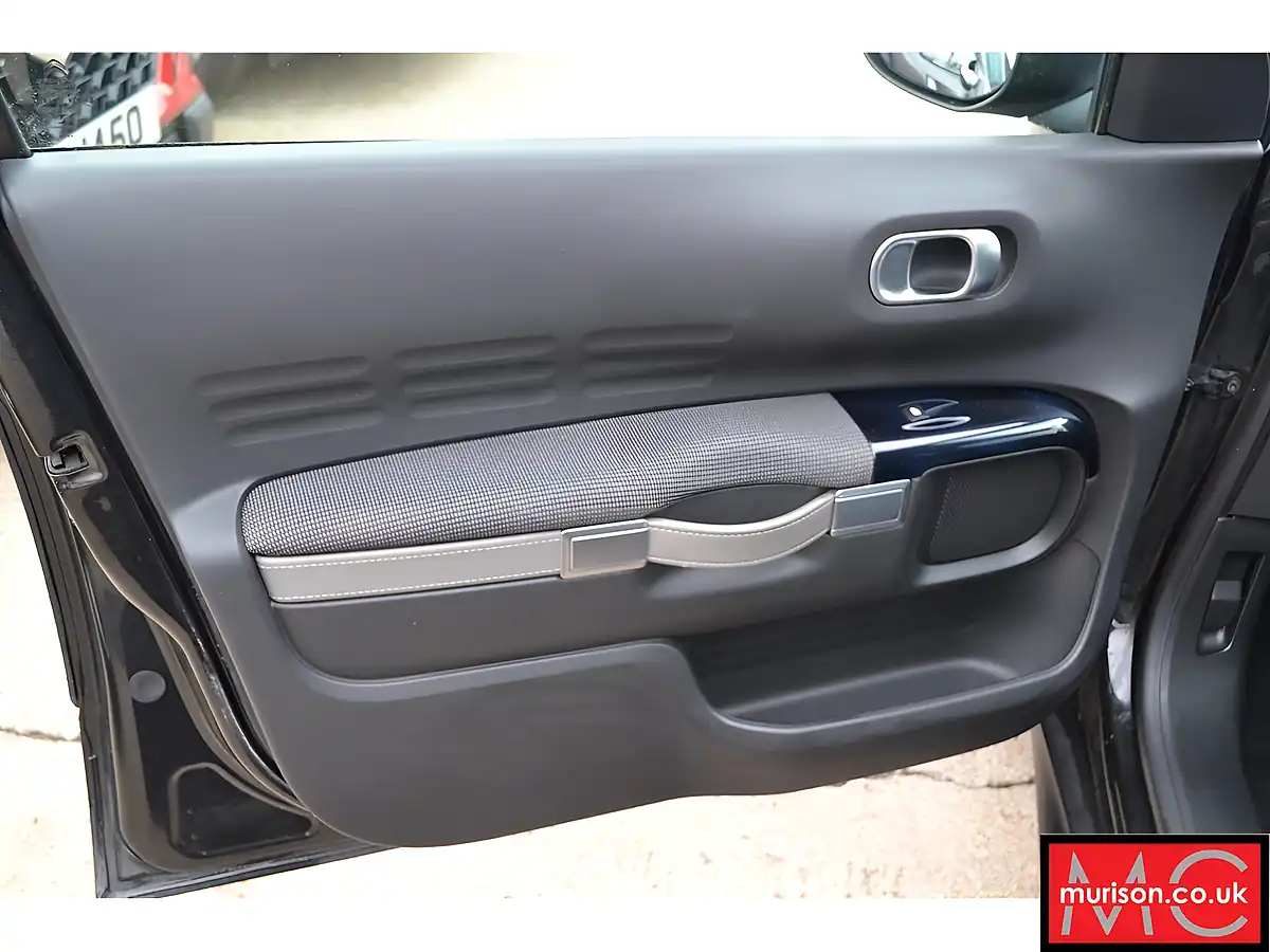 Used 2015 Citroen C4 Cactus Flair Black - Interior and Exterior details 13